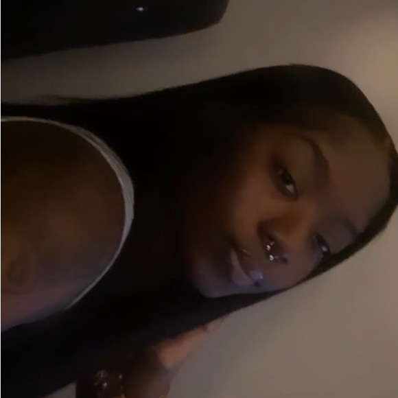 Meet your Posher, La'marian - Picture 1 of 1